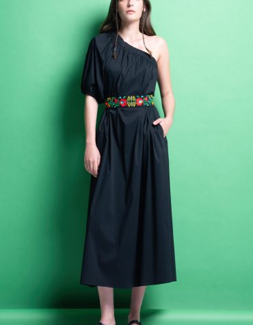 ‘NATALIA’ ΒΑΜΒΑΚΕΡΟ ΦΟΡΕΜΑ ΜΕ ΕΝΑΝ ΩΜΟ (BLACK) MAMOUSH new arrivals 2