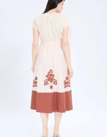 MIDI ΦΟΡΕΜΑ ΜΕ ΦΛΟΡΑΛ ΛΕΠΤΟΜΕΡΕΙΕΣ TWINSET OUTLET -70% 2