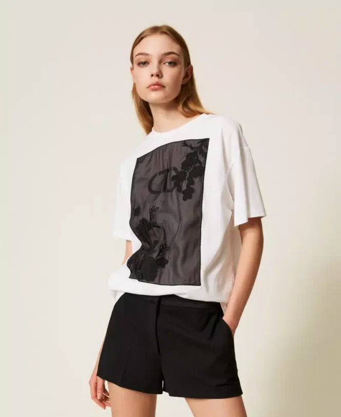 T-SHIRT ΜΕ ΤΟΥΛΙ ΚΑΙ ΚΕΝΤΗΜΑ ΜΕ ΛΟΥΛΟΥΔΙΑ TWINSET ΝΕΕΣ ΑΦΙΞΕΙΣ 3