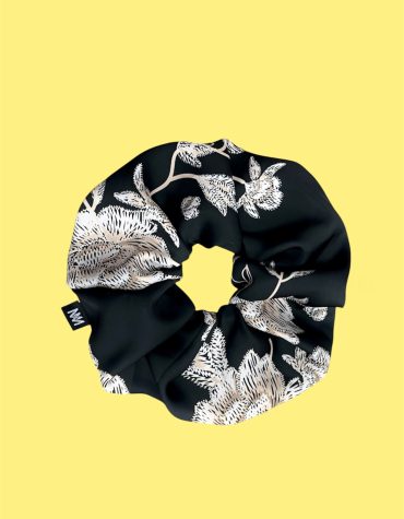 SCRUNCHIES (BLACK/FLORAL) MAMOUSH ΝΕΕΣ ΑΦΙΞΕΙΣ