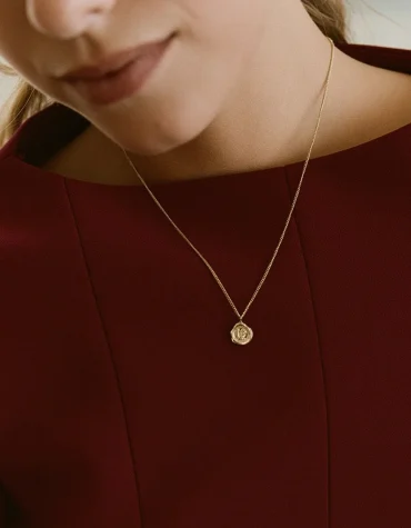 HOLLY ΚΟΛΙΕ S ΧΡΥΣΟ EDBLAD ΝΕΕΣ ΑΦΙΞΕΙΣ