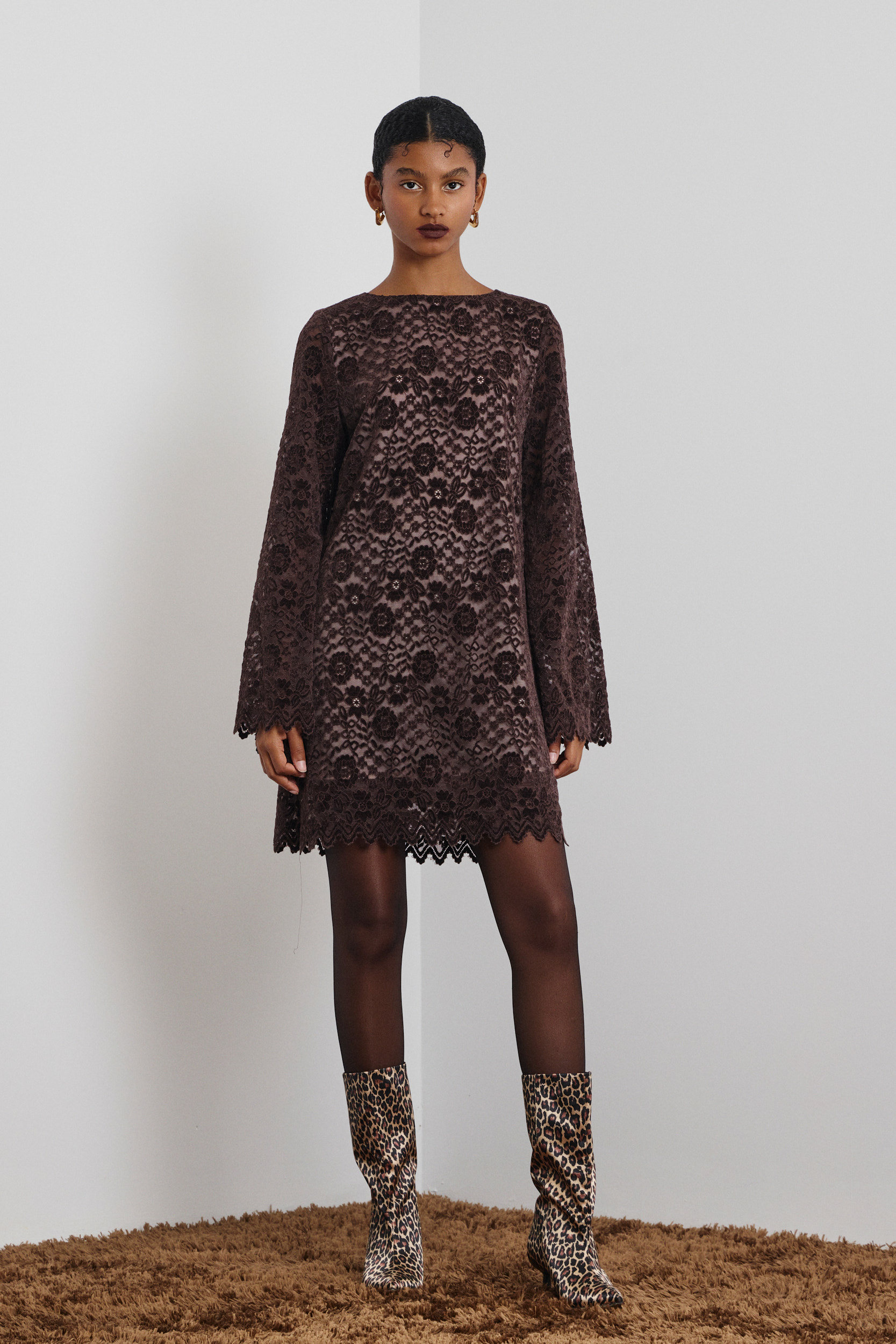 ‘ELLIANA’ ΜΙΝΙ ΦΟΡΕΜΑ ΑΠΟ ΔΑΝΤΕΛΑ ΜΕ ΒΕΛΟΥΔΟ (CHOCOLA) MAMOUSH ΝΕΕΣ ΑΦΙΞΕΙΣ 5