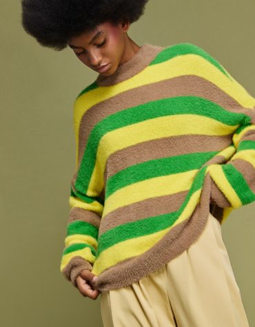 ARTEMIS’ ΠΛΕΚΤΗ ΡΙΓΕ ΜΠΛΟΥΖΑ MAMOUSH ΝΕΕΣ ΑΦΙΞΕΙΣ 2